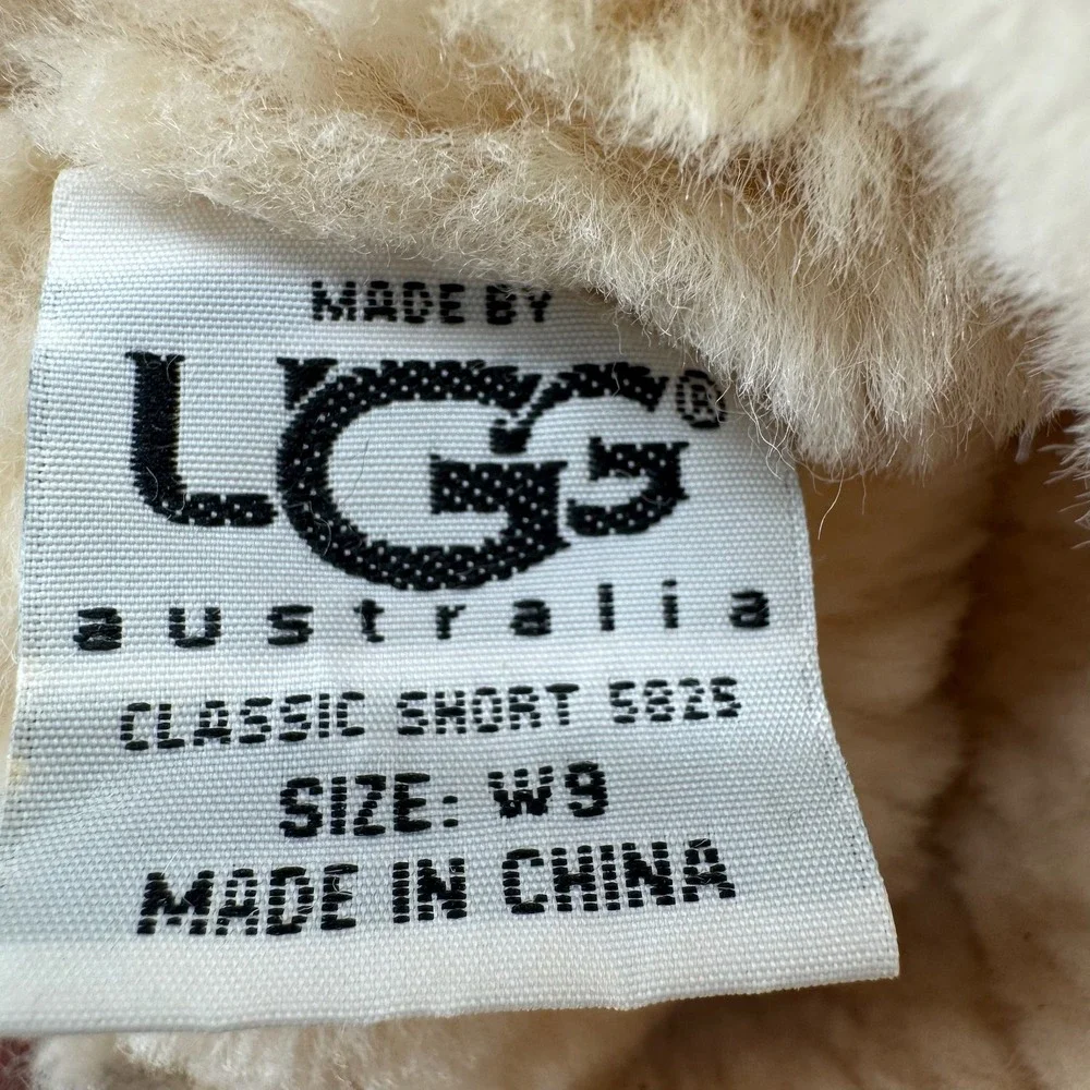 UGG item classic